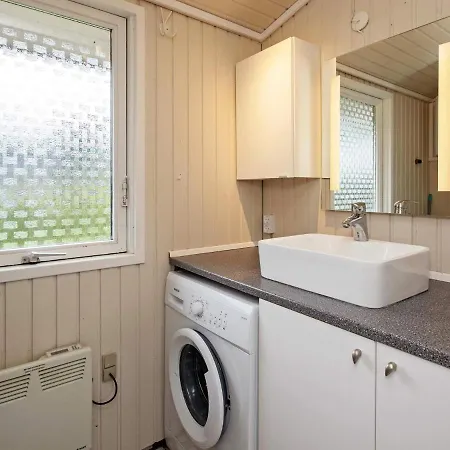 8 Person In Vaeggerlose-by Traum * Bøtø By